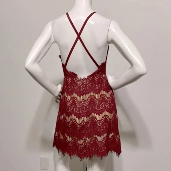STYLEStalker Red Lace Backless Bodycon Halter Dress Size Small - Picture 7 of 11
